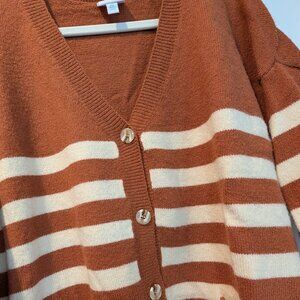 Beautiful NWOT LuLaRoe Kaitlyn Sweater